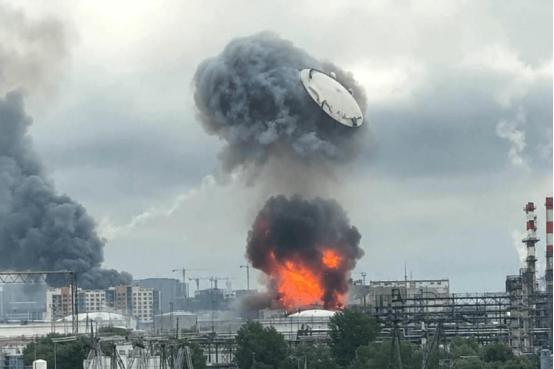 天塌了！北约要把核弹怼到俄罗斯家门口，波兰芬兰立陶宛都要部署，普京这回是真被逼到