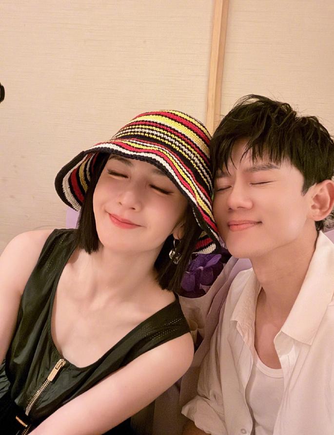 张杰谢娜也就是平时看着朋友多，真遇到事能出来发文挺他们的一个都没有，反观薛之谦有