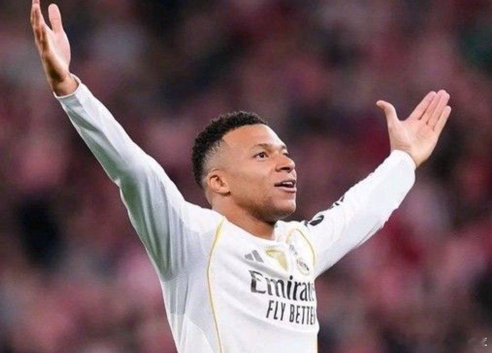 12月15日讯 在今晨结束的一场西甲联赛中，皇马2-1战胜阿拉维斯。值得关注的是