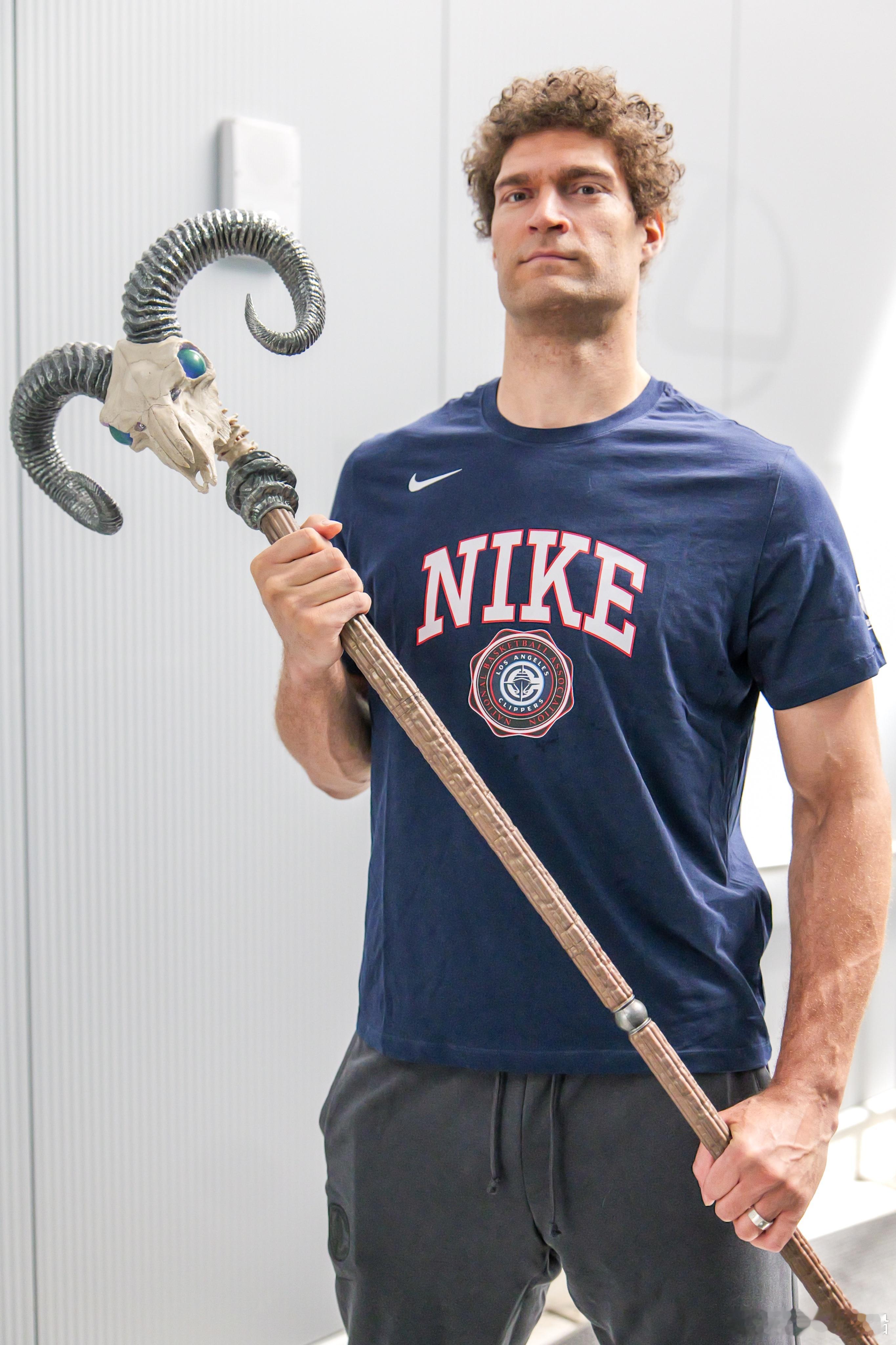 大洛单打然后金鸡独立的战术到底是谁安排的？？？ 