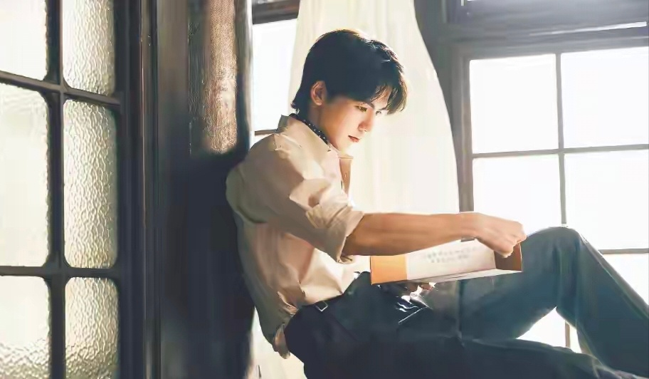 《这一秒过火》主演张凌赫接受《环球时报》专访：“中国剧集是入口也是桥梁”“希望大