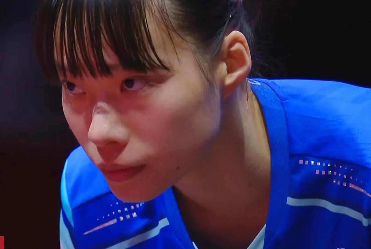 石洵瑶晋级女单16强丨多哈世乒赛 女单第三轮，国乒石洵瑶对阵韩国朴佳贤，石洵瑶在