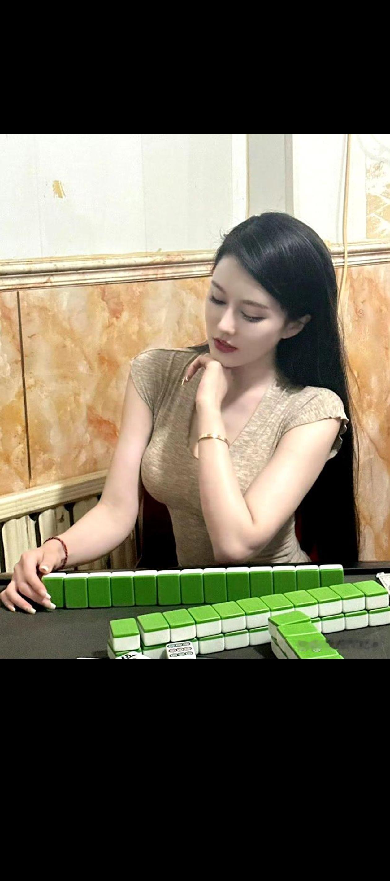 冲喜真管用吗？
网上不少女的打麻将经常输，说找人冲冲喜才能转运反败为胜。
少妇小