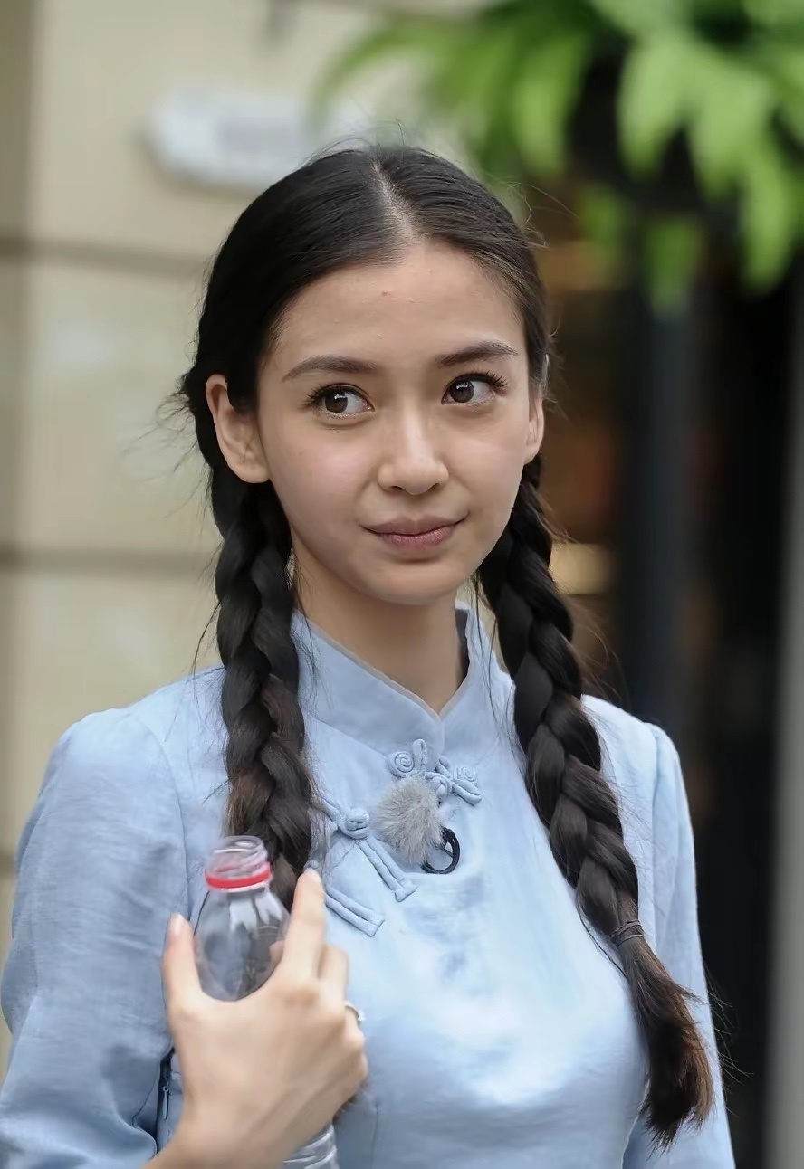 从来没有人黑过她的发量吧  anglebaby 
