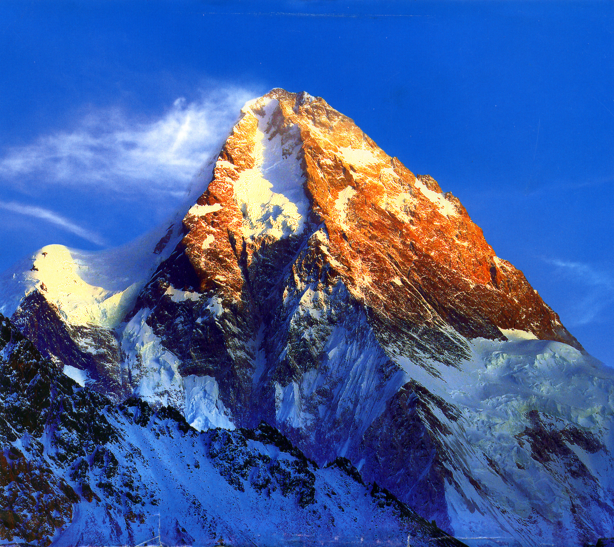 昆仑山为什么被称作万山之祖昆仑山能被称为万山之祖，在文化层面，它更是华夏神话的重