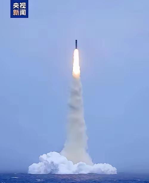 中国真是太委屈了！美国可以派海军特种部队到我国领土台湾，可以卖武器给我国台湾，欧