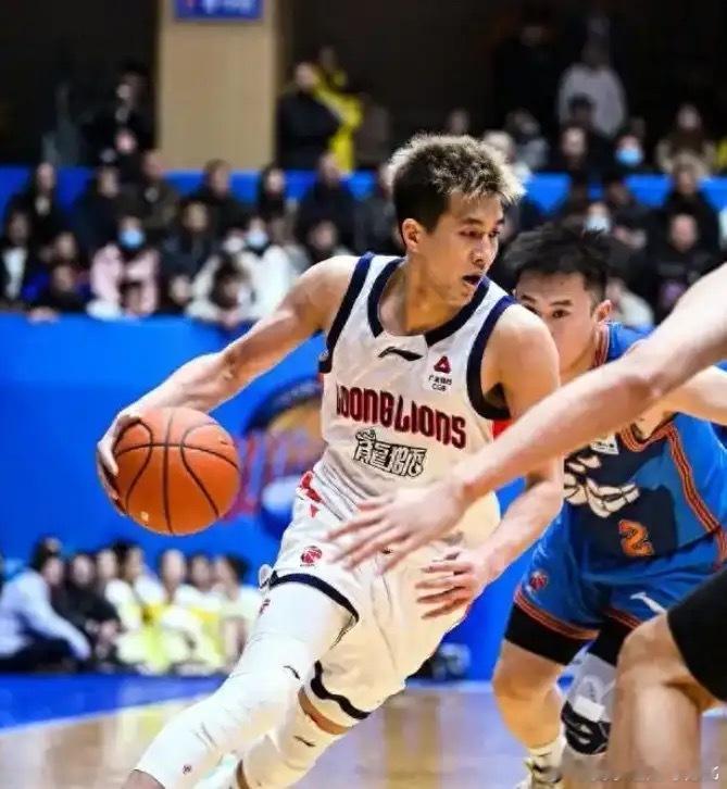 送艾伦球衣啦！在评论区写出2026年你对艾伦的期待并转发参与抽奖！送出5件郭艾伦