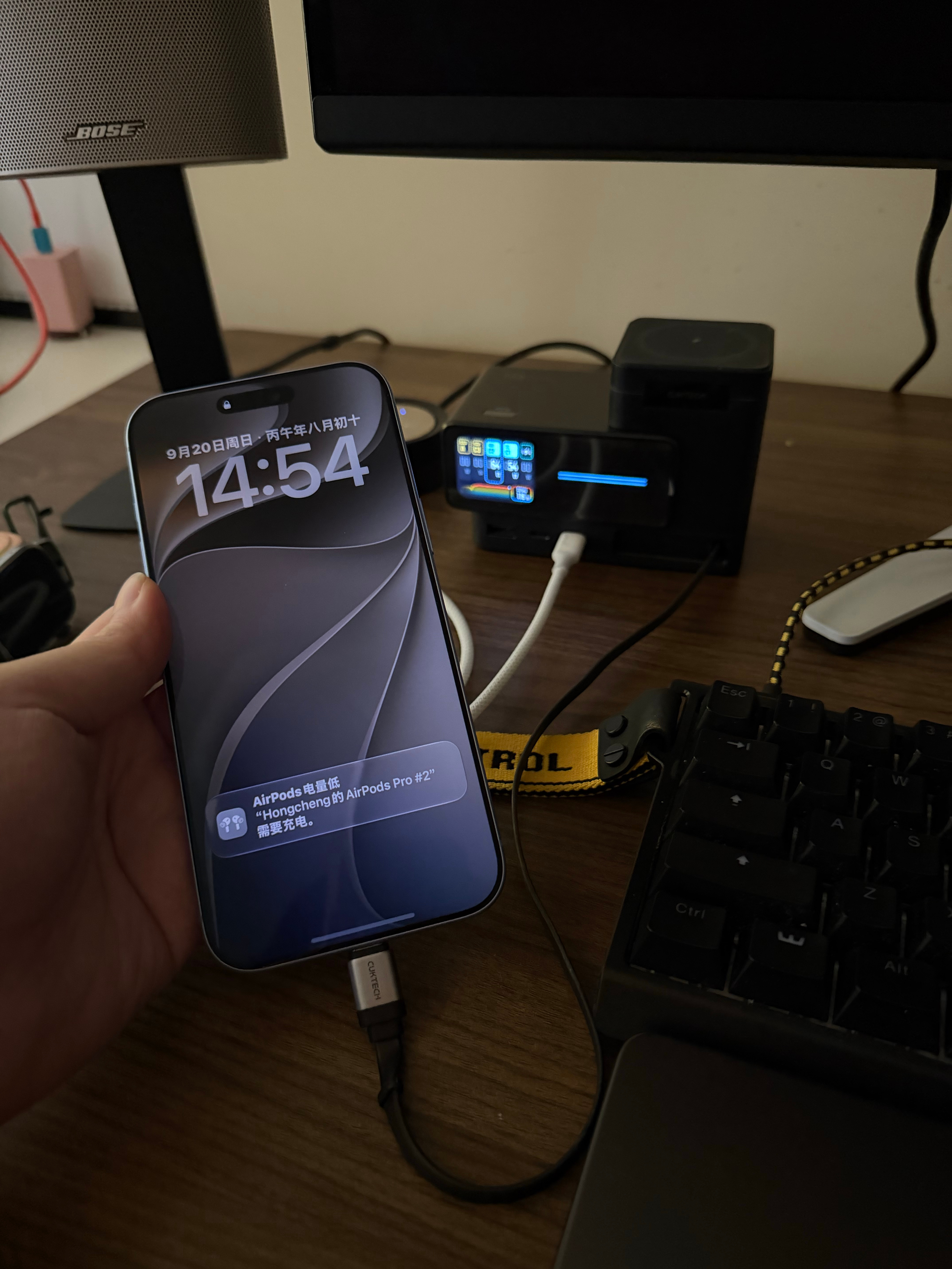 酷态科的桌面充也支持新 iPhone 18 的 AVS 协议，这一代真的是充电最