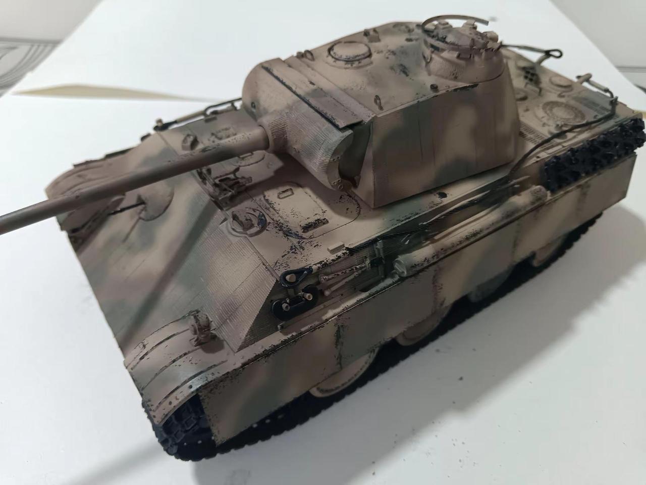 收拾屋子打包东西的时候发现了一个四年前没完工的豹子，已经退坑许久了，但发现了一杆