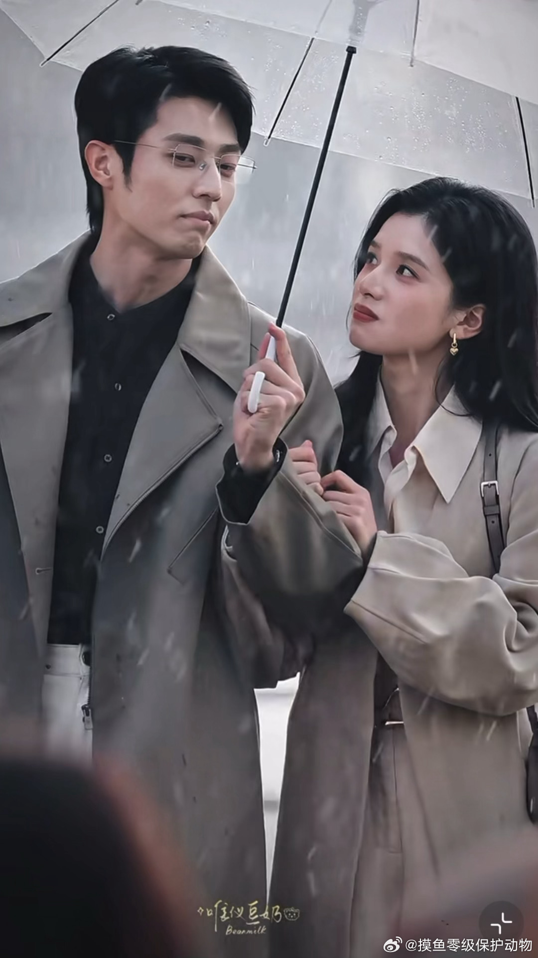 张婧仪陈靖可新剧杀青 程厦带任冬雪走出去，任冬雪带程厦走出来。一个教她看世界，一