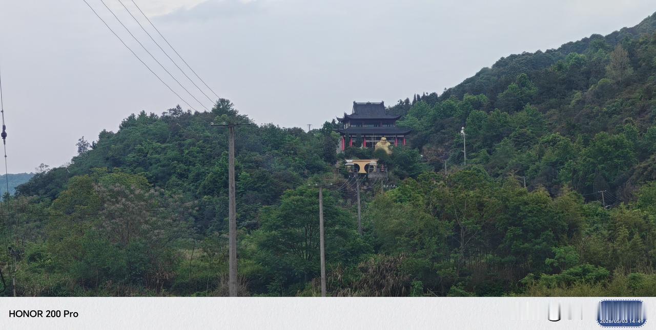 宁海县前童镇柘湖杨村桥头怎么冒出个寺庙来，寺庙已经这么多了，怎么又在这里弄一个？