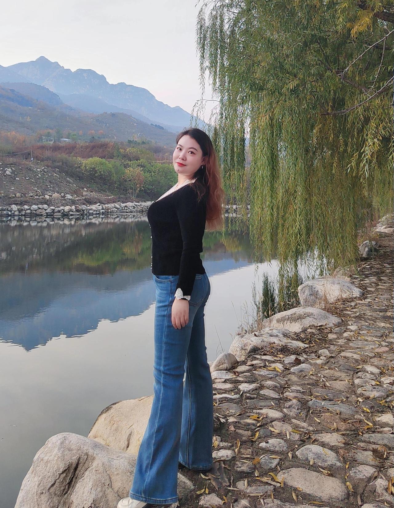 后来那个女人缓过劲来，
她开始热爱生活
开始勇敢做自己，
接受所有的事与愿违，