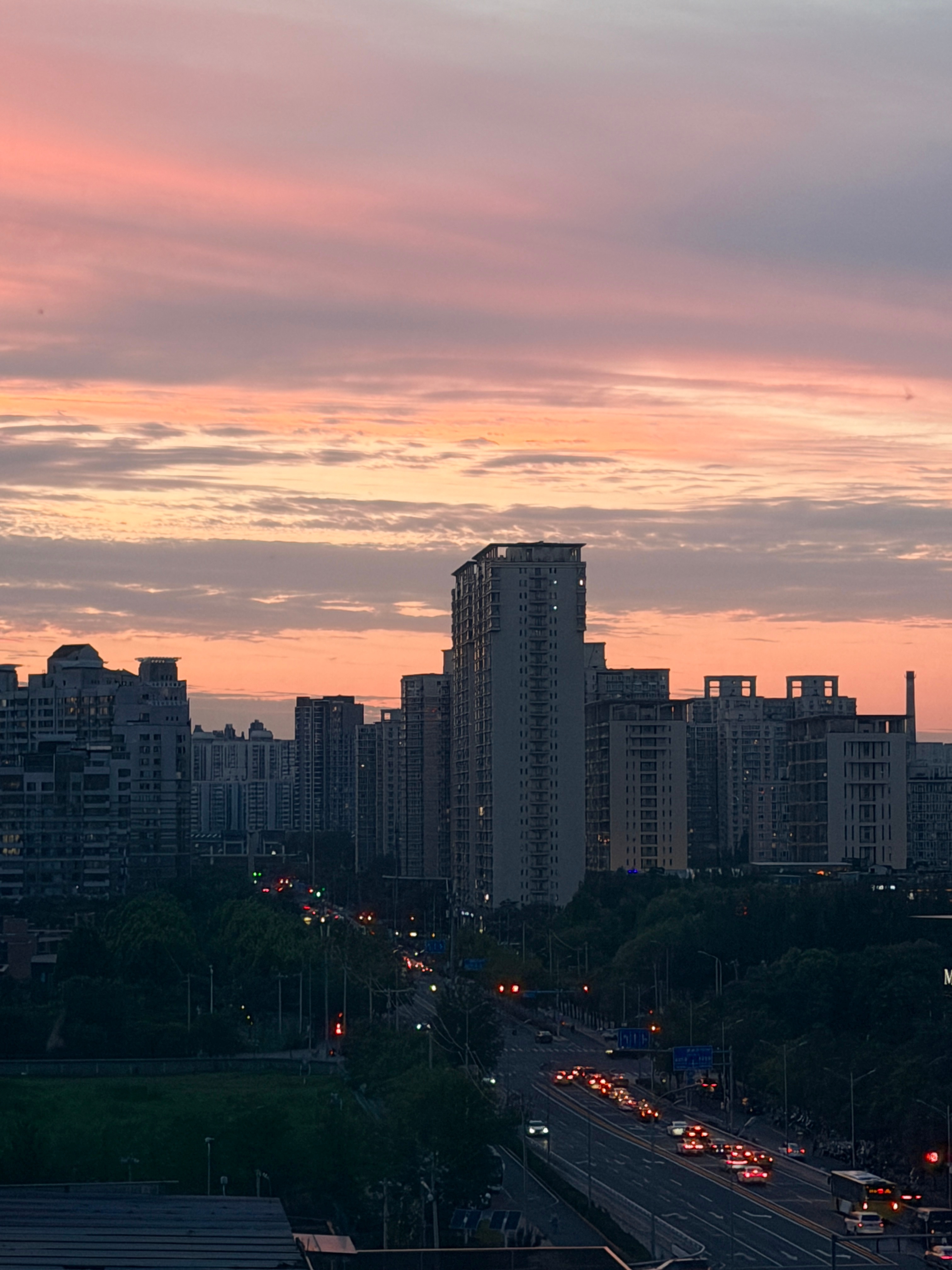 我们明天沙龙场地太适合看夕阳了！！！视角很绝~ 北京·望京