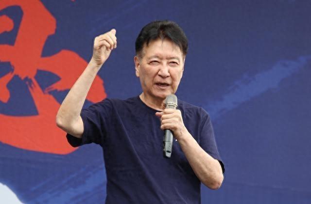 中国国民党主席选举已经尘埃落定，新任党主席是众望所归的郑丽文，但是作为外省第二代