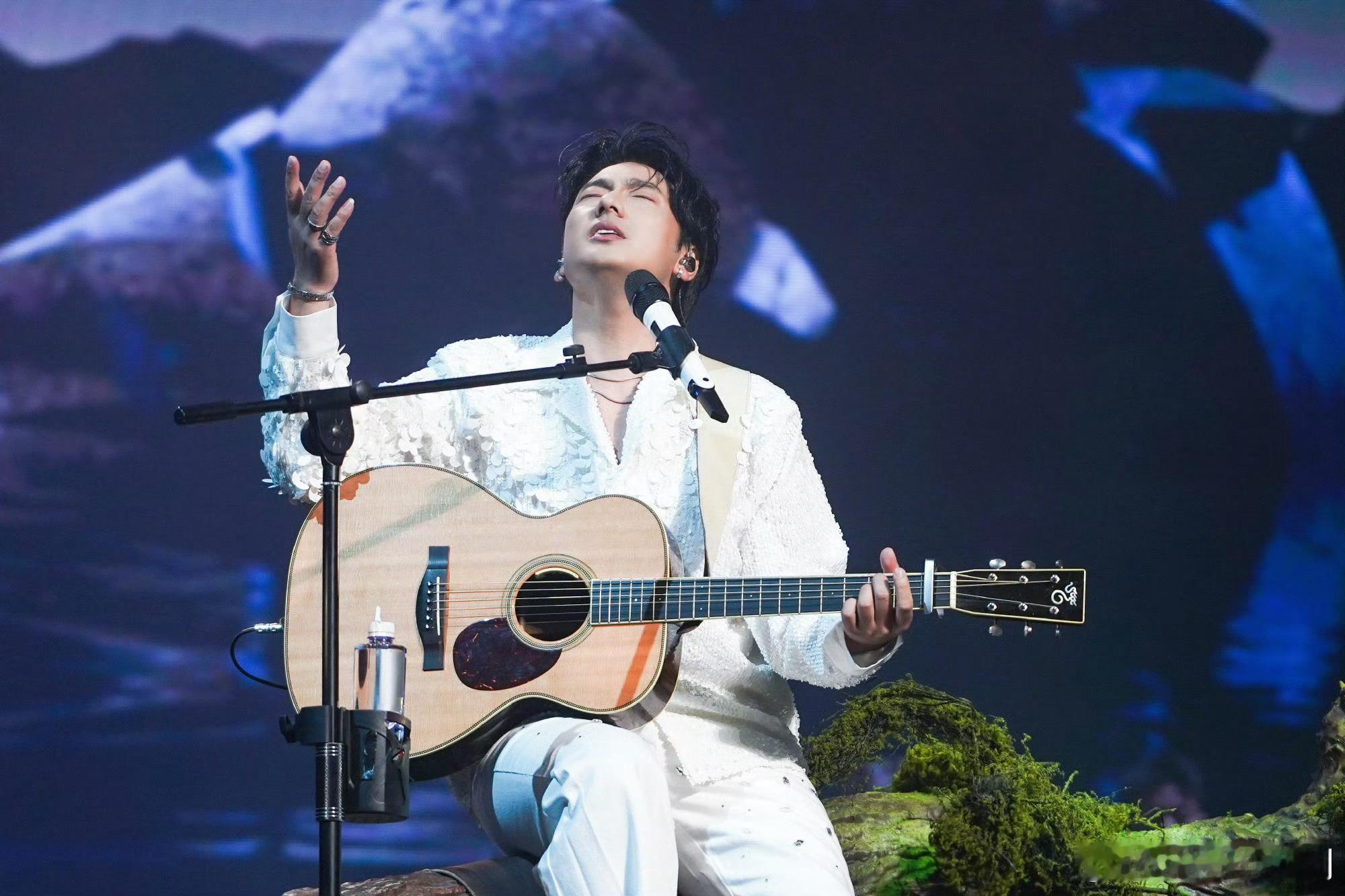 海来阿木一款真正的合家欢歌手海来阿木的粉丝年龄层范围也太广了吧，从60后到10后