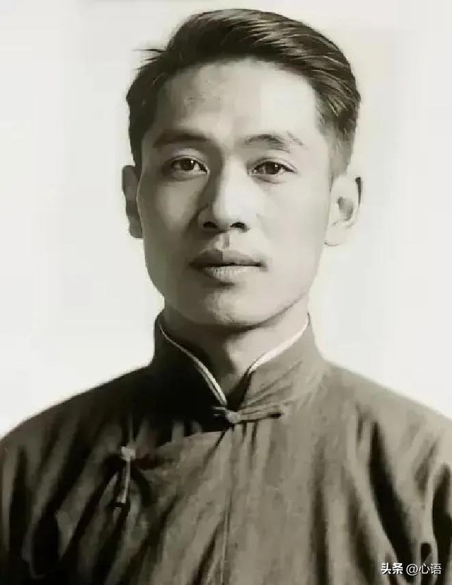 1930年，地下党员傅有智被捕，敌人把他带到了海滩，连开5枪，枪枪命中，谁知，等
