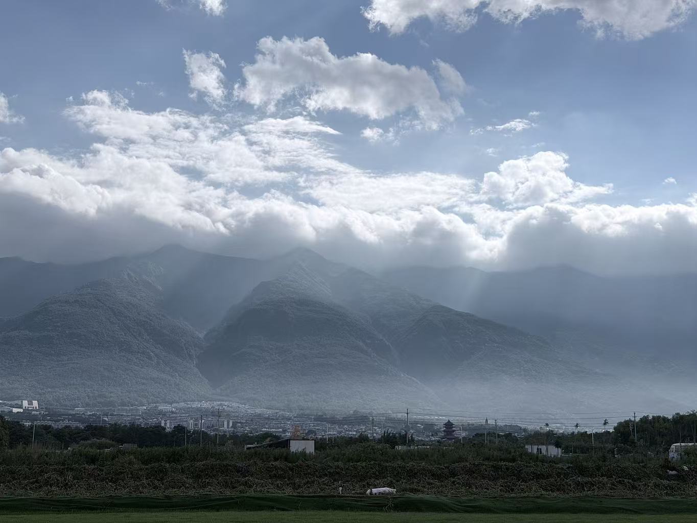 为李昀锐守护星愿 李昀锐lin间奇遇游乐园 帅哥小林请看是哪里