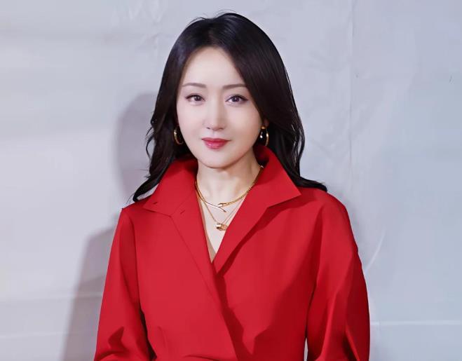 55 岁杨钰莹近照刷屏！很多人说她晚年注定孤苦，真的是这样吗？



不少人觉得