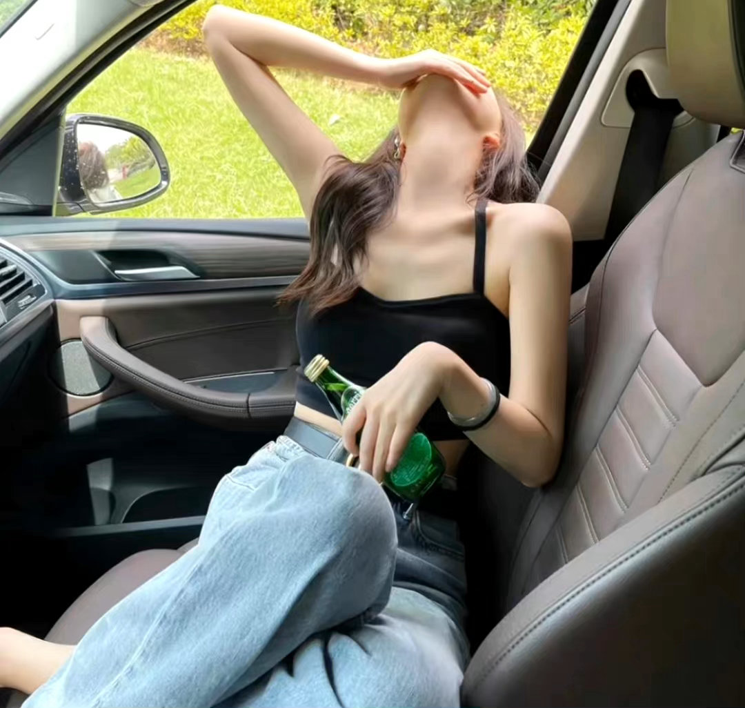 对于爱情或友情，我只相信一句话。日久见人心，留到最后的才是好的。 我会冷暖自知，