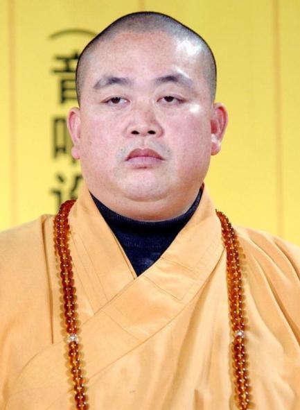少林寺吃素？
释永信桌上的红烧肉惊呆了侍者

释永信的侍者见过桌上的红烧肉和酒。