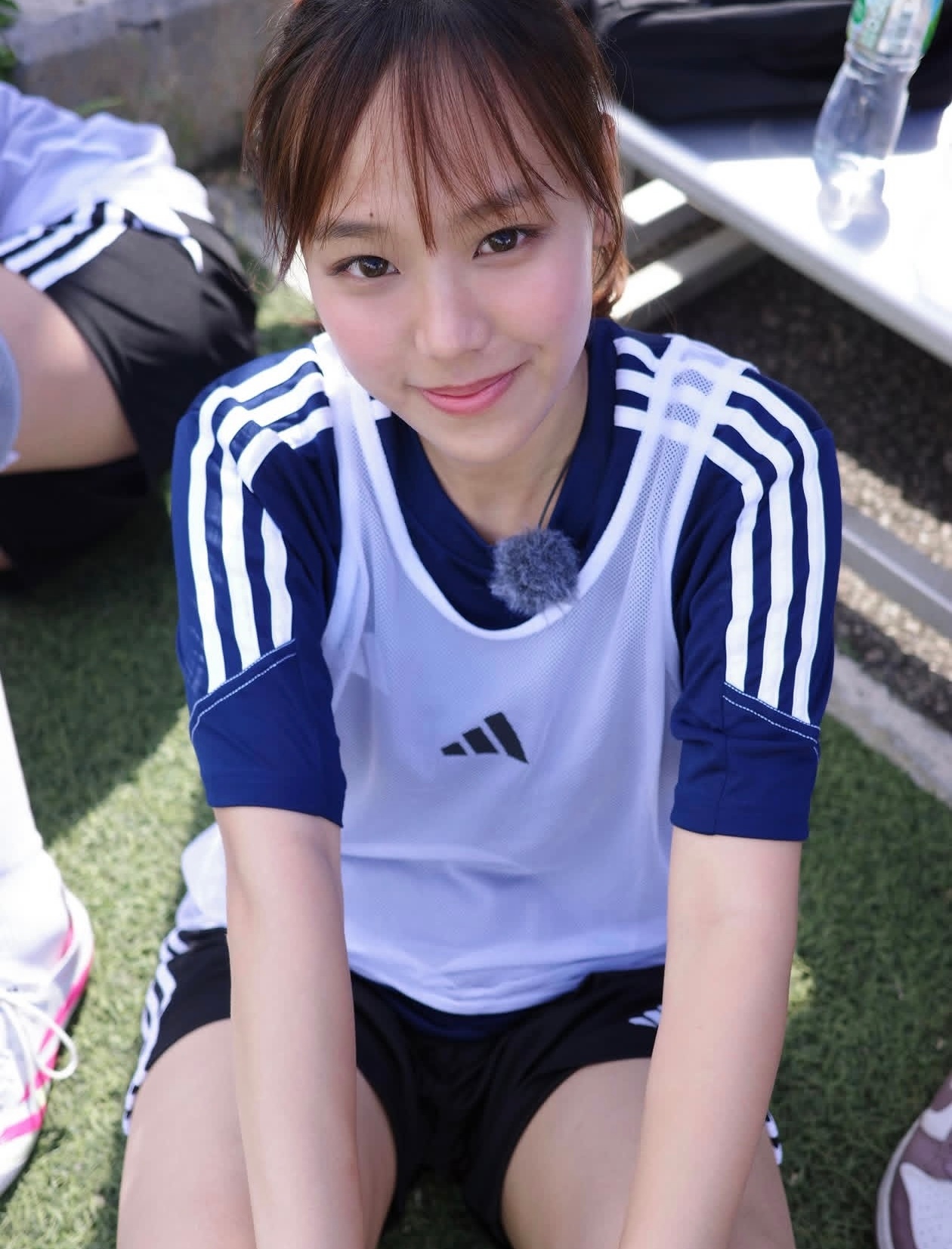 篮天下 足球女孩，这是你喜欢的类型吗？Images via tszfeil 孙颖