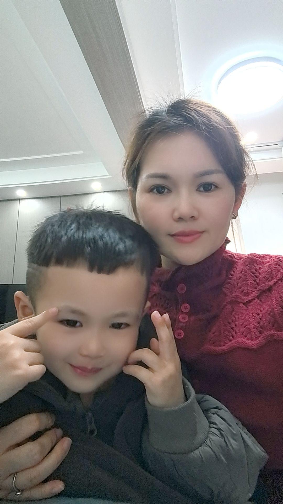 老公，又快到清明节了，你走的那天孩子才七个月大，什么都不懂，这几年我一...