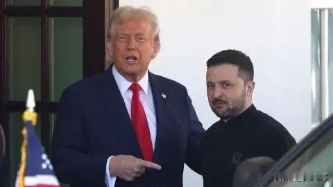 【泽连斯基：都未定稿，只有准备好文件后才会与特朗普会面】

泽连斯基宣布，他目前