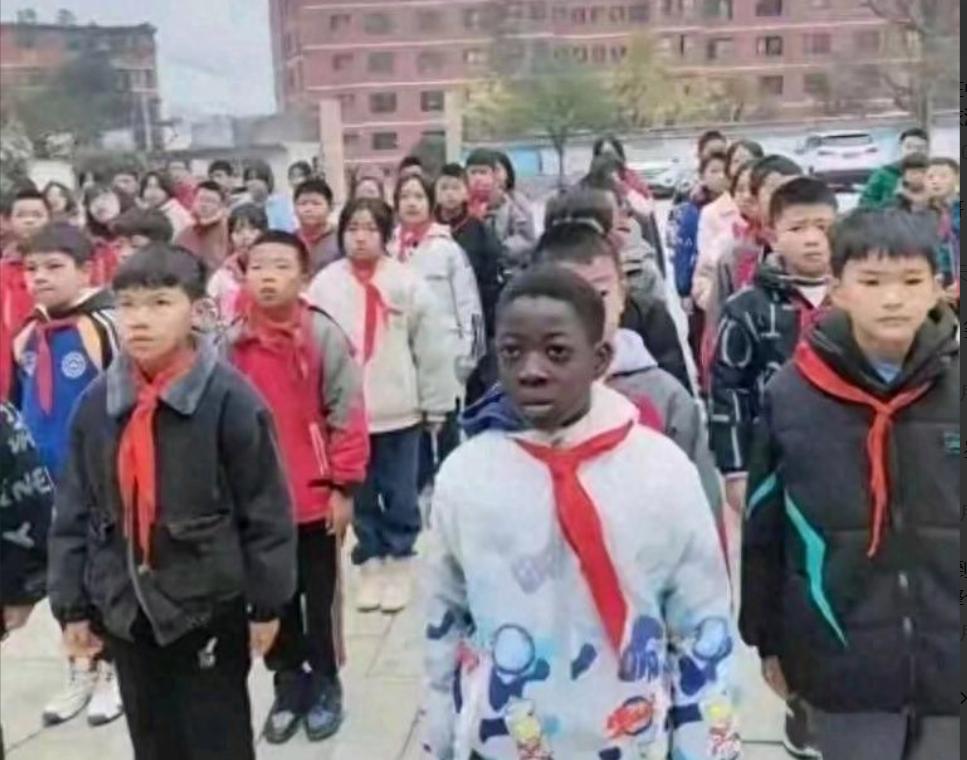 规则别双标
现在网上一谈到涉外婚姻和国籍问题，总有人一句“不要焦虑”“要开放包容