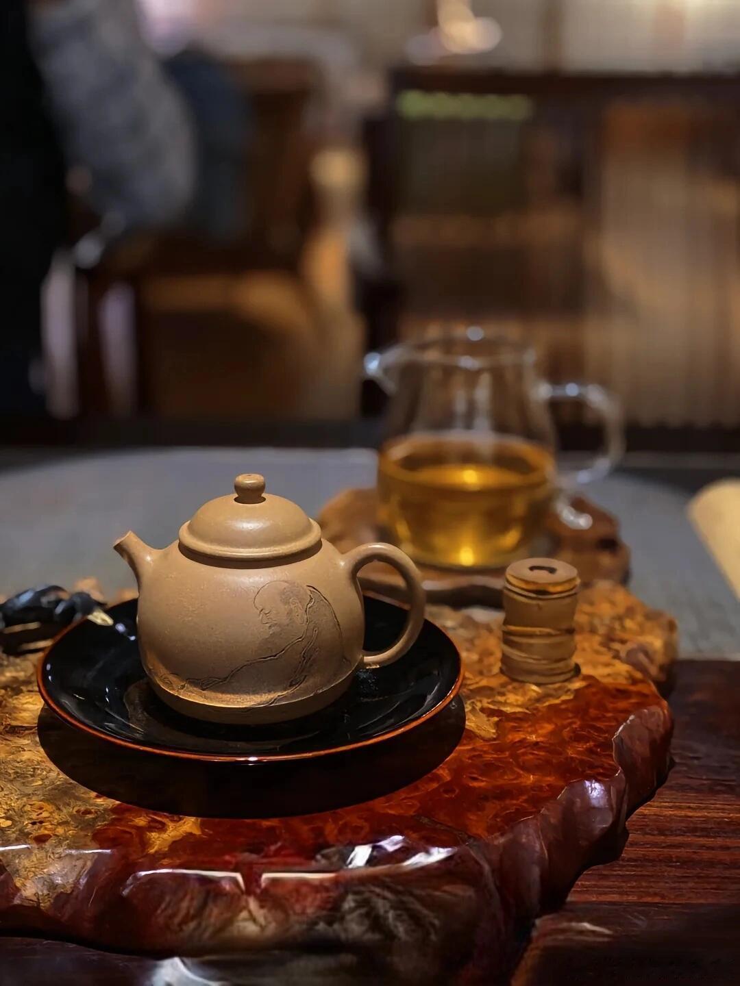 福建人喝茶的样子   福建人为什么对茶情有独钟？🍵福建人爱喝茶，那可是全国闻名