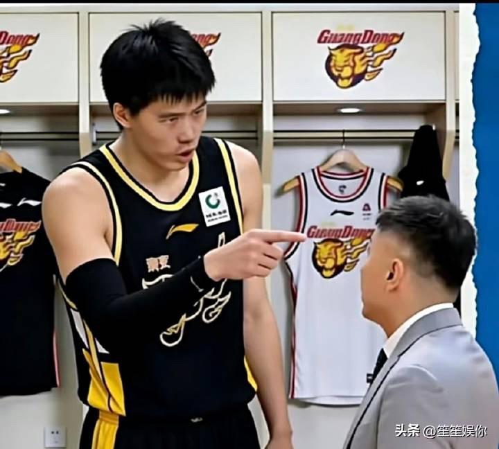 焦泊乔因心理问题赛季报销，给体育圈所有人敲了警钟！我们总盯着球员的赛场表现，却没