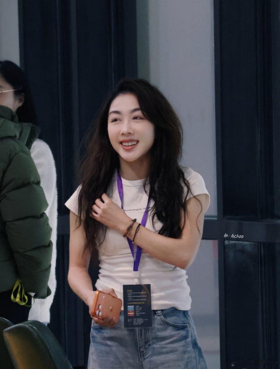 隋文静寻找张桂梅的学生 华坪女高的那个拥抱，那句承诺，是我心底最温暖的火种。女孩