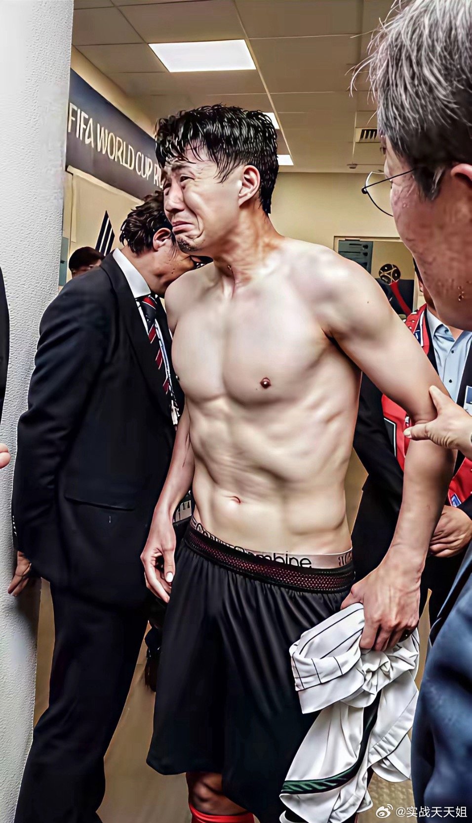 韩国队输球痛哭中国队输球瞪眼 