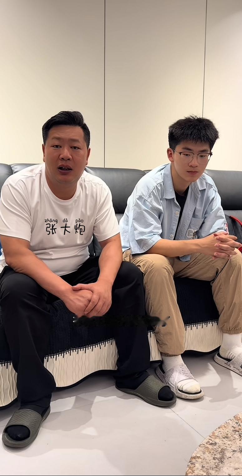 张大炮有惊无险，昨天直播的时候突然断气了，又缓了过来，差一点人就没了，算是捡了一