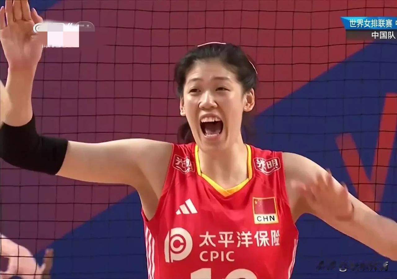 中国女排2：0领先波兰队
第二局，中国队的发球显神威，袁心玥发球连续得两分，吴梦