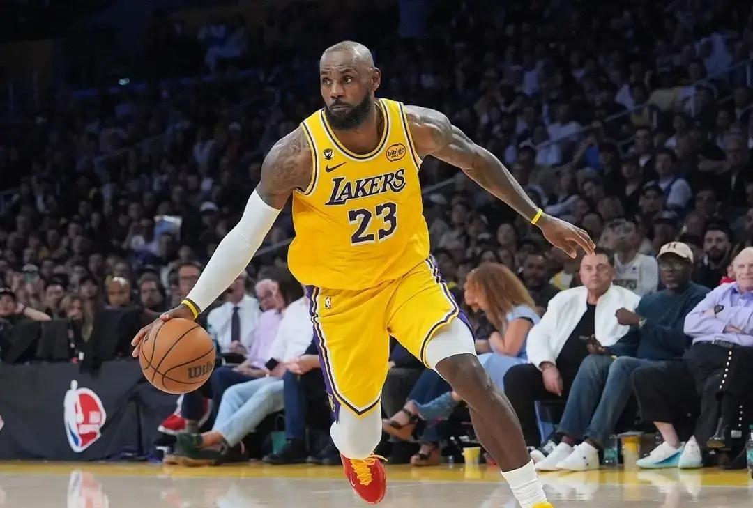 用浓眉换东契奇，湖人这笔交易亏到姥姥家了
最近关于湖人拿浓眉交易东契奇的讨论满天