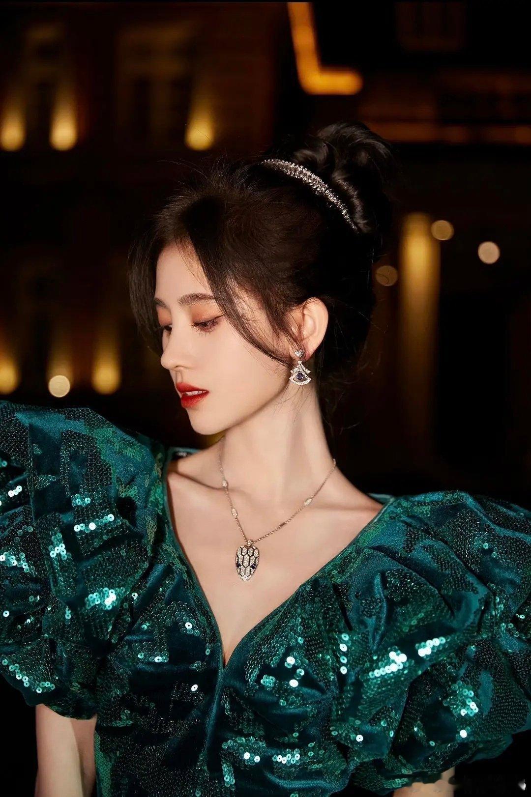 内娱女明星的出圈造型，从上滑下来对眼睛太友好了都美美哒！！ ​​​