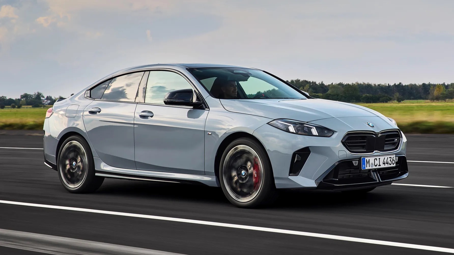 全新宝马2系 M235 Gran Coupe将对标AMG CLA35，国产版本M