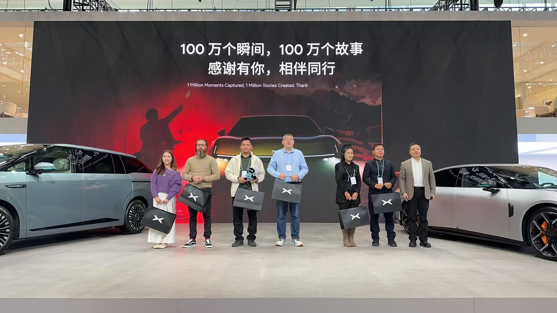 来广州车展啦，看到“剪腿版”Iron！昨天X9上市，1小时打破小鹏X9历史全天大