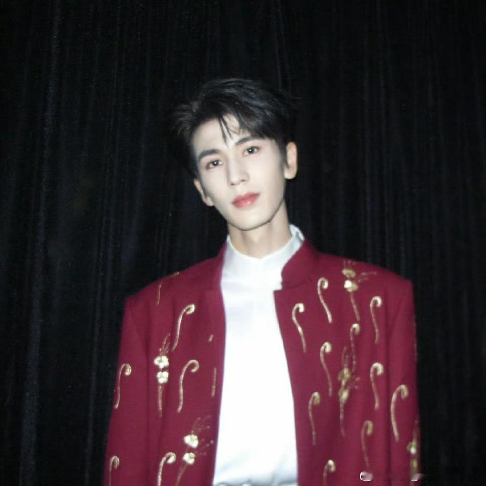 🍉网传赵露思 张凌赫本月将一起参加宝格丽活动，期待值如何？ 