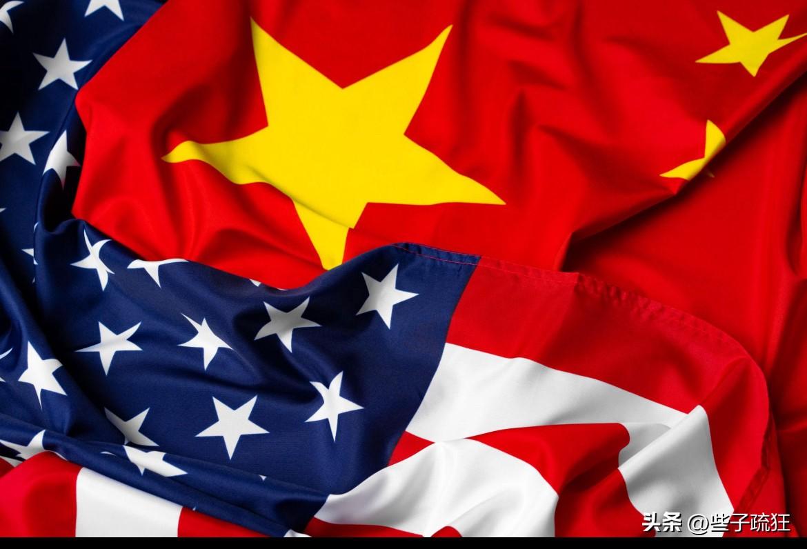 我爸分析得很透彻：中东战乱，受益最多的是香港。中东富豪不愿待在战火中，带着财富纷