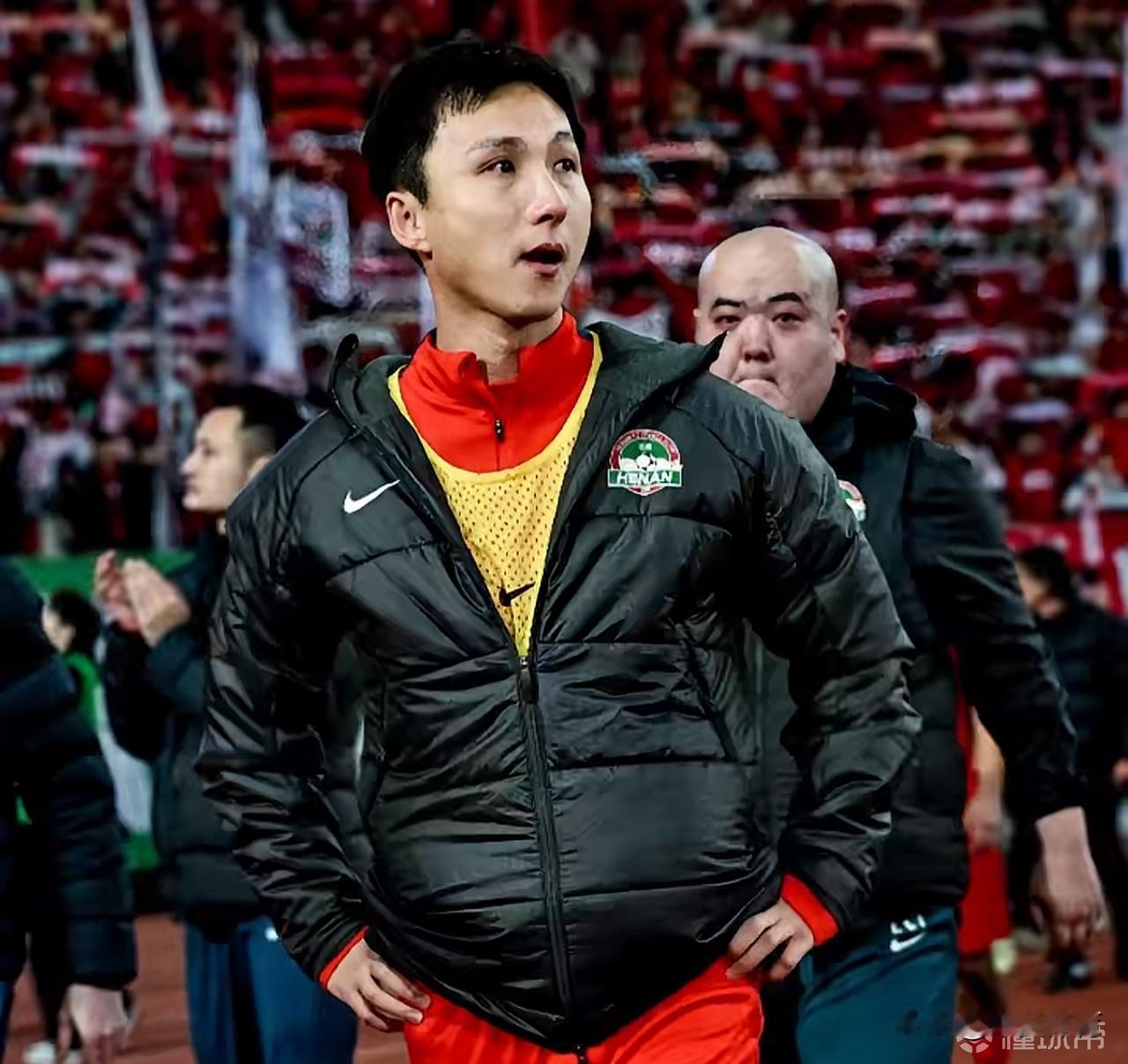 又一个中超悍将又宣布了退役了！
    自从上海申花队老将于汉超宣布退役后！今天