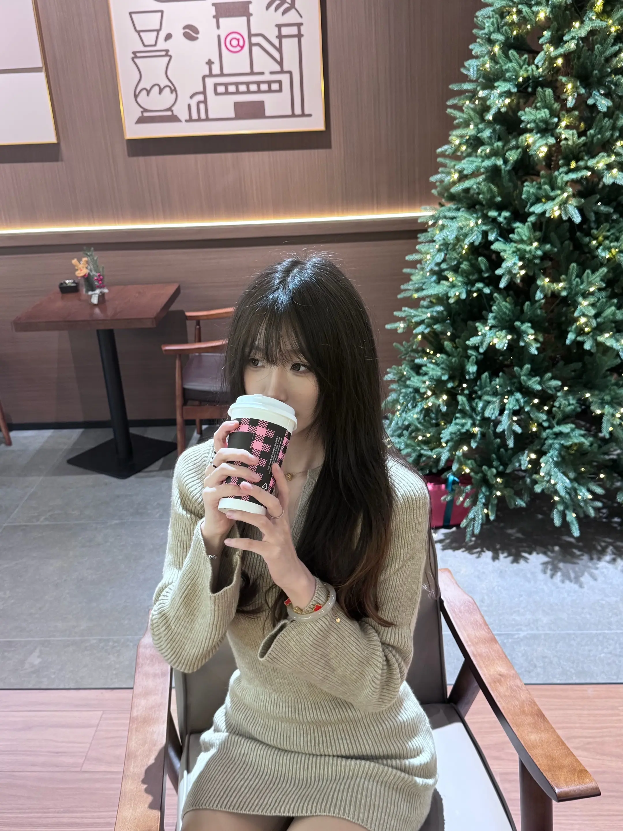 爱本就是锦上添花 我想要的东西我可以自己买 我的家人朋友都对我很好 如...