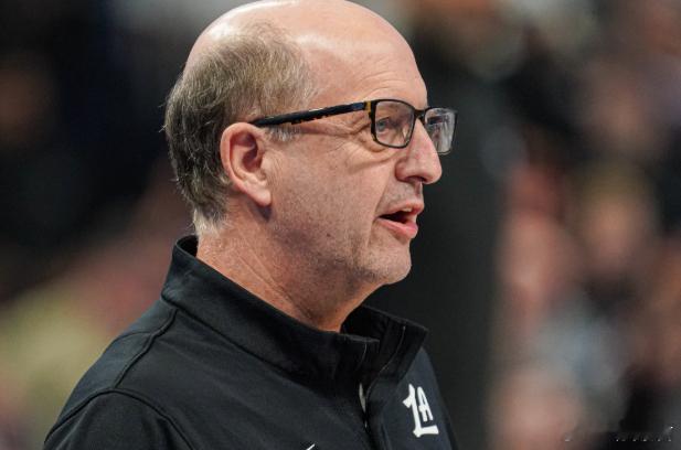 1月20日讯 NBA常规赛，快船在客场以110-106险胜奇才，双杀对手豪取6连