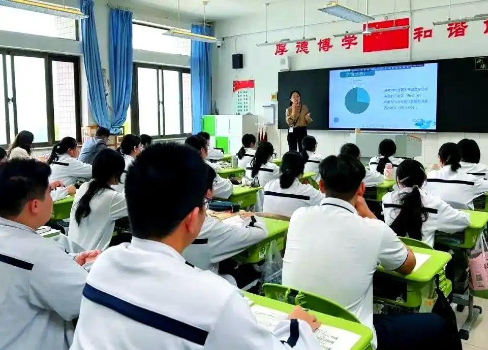 我始终认为，教育的真谛不在于教师讲得多么精彩，而在于学生练得是否扎实。在当前大班