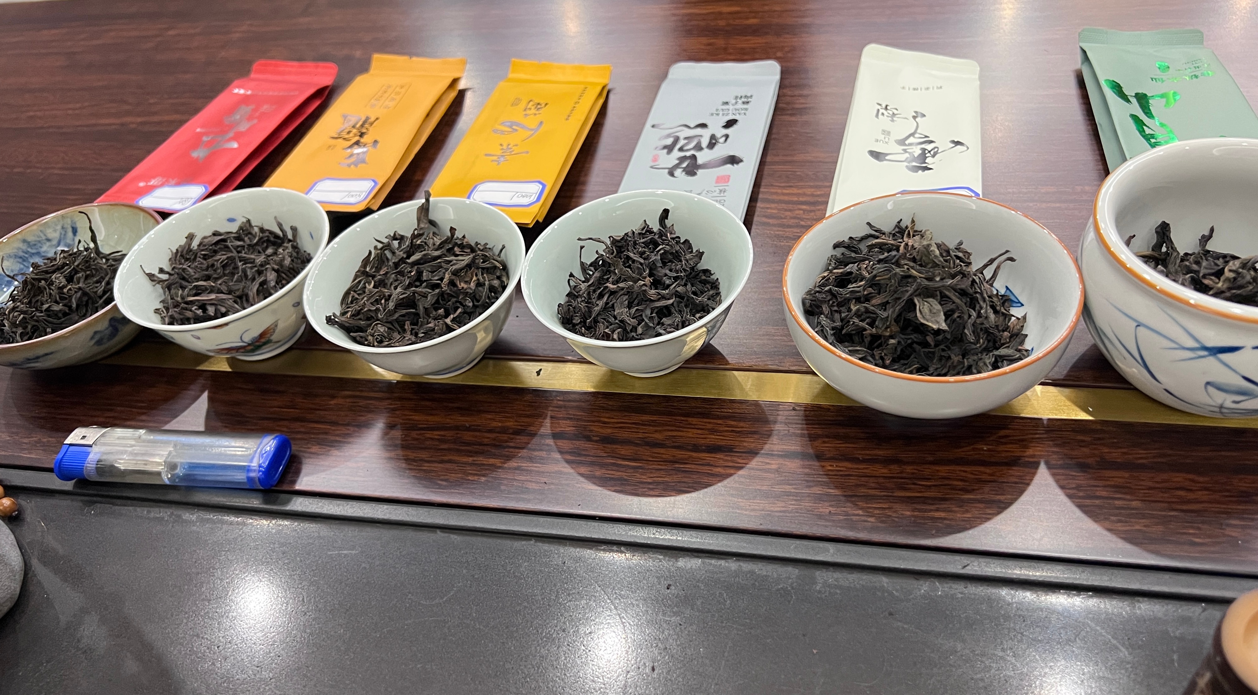 世间皆苦，唯有自渡。与万事言和，与独处相安，自行、自醒、自清欢#茶[超话]#  