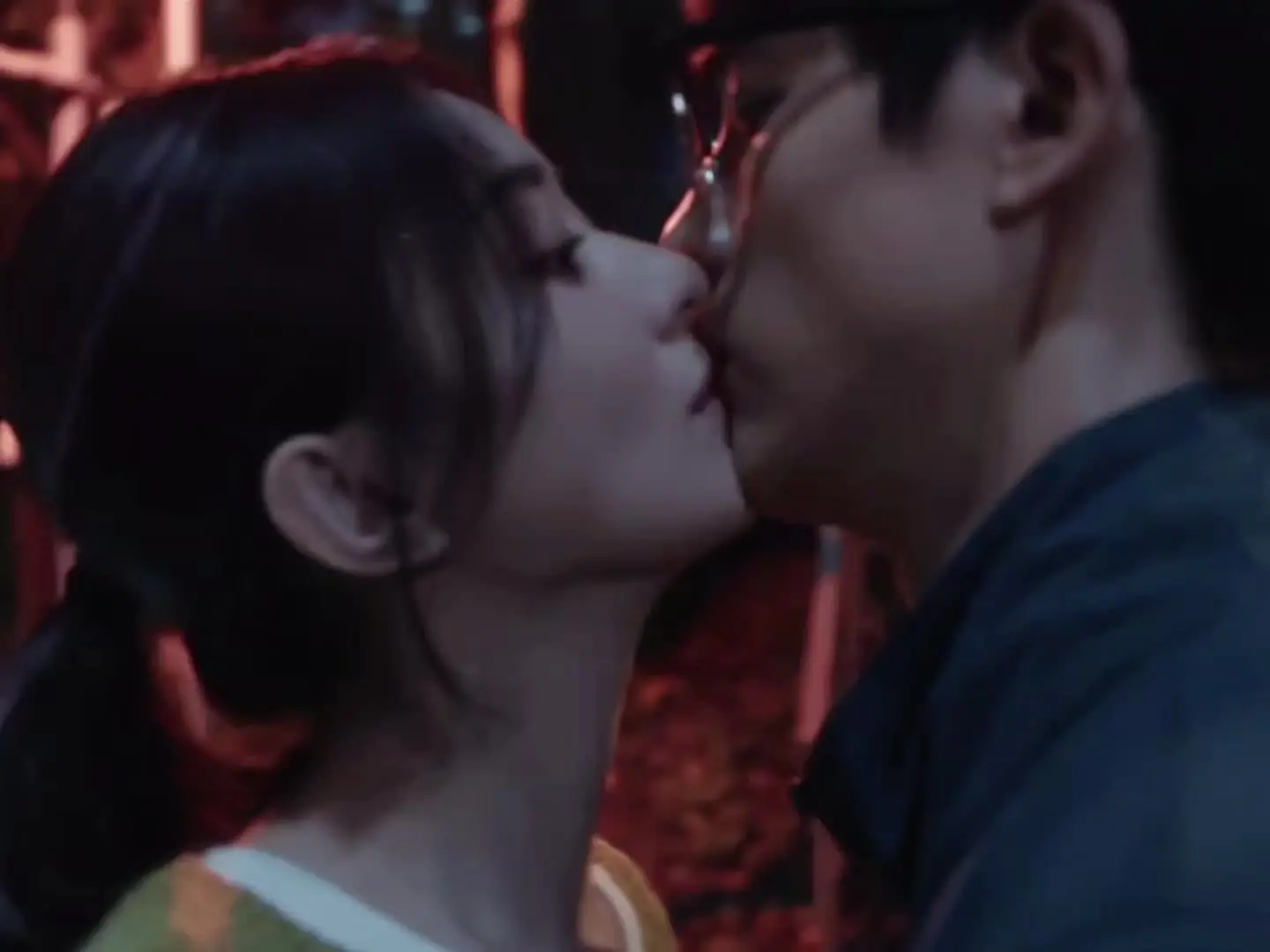 两个近四十岁的人怎么演出这么青涩的爱情