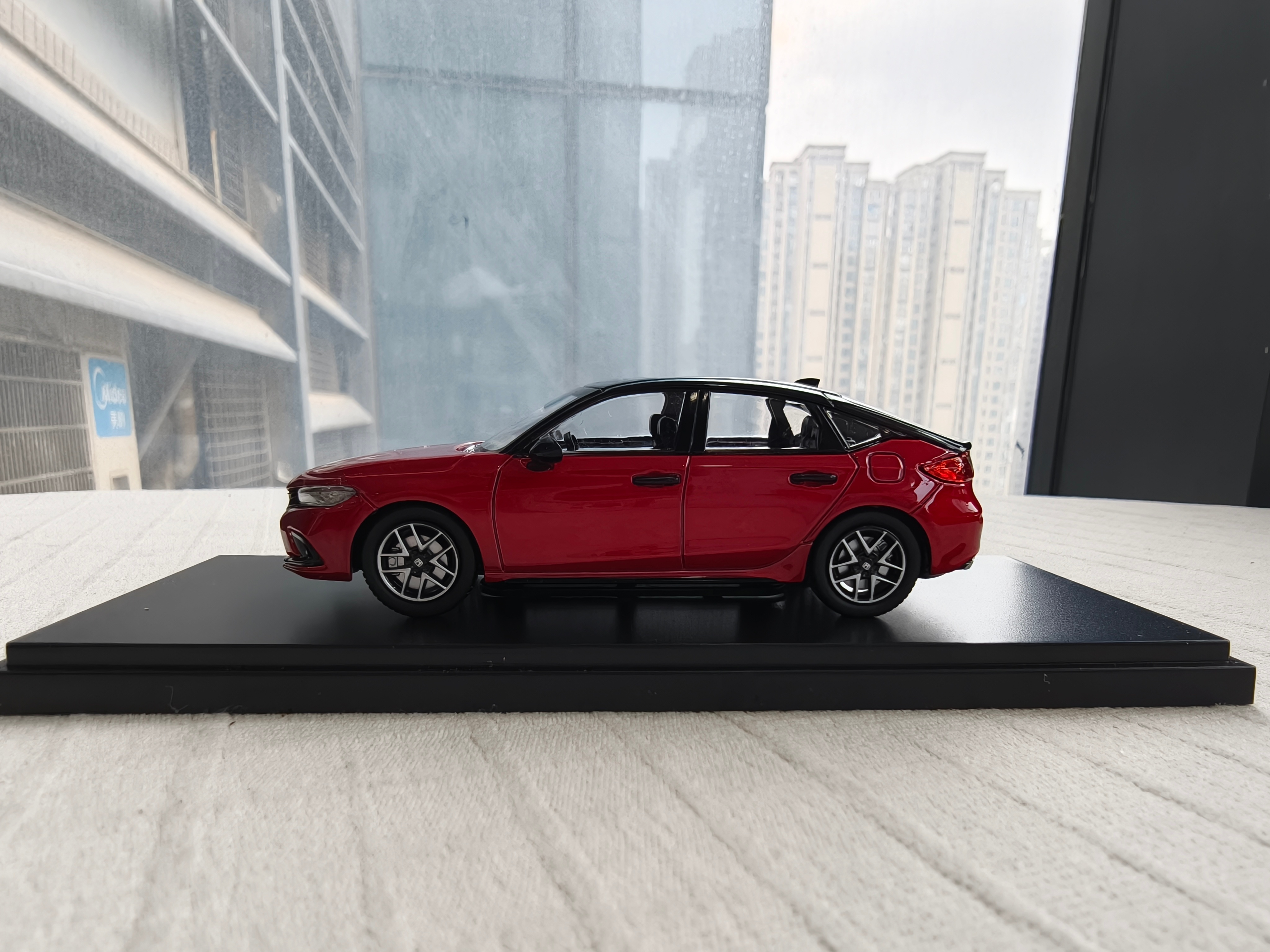 30天模型连送挑战 第119期今天【抽奖】送出的是：第十一代 思域 1：43车模