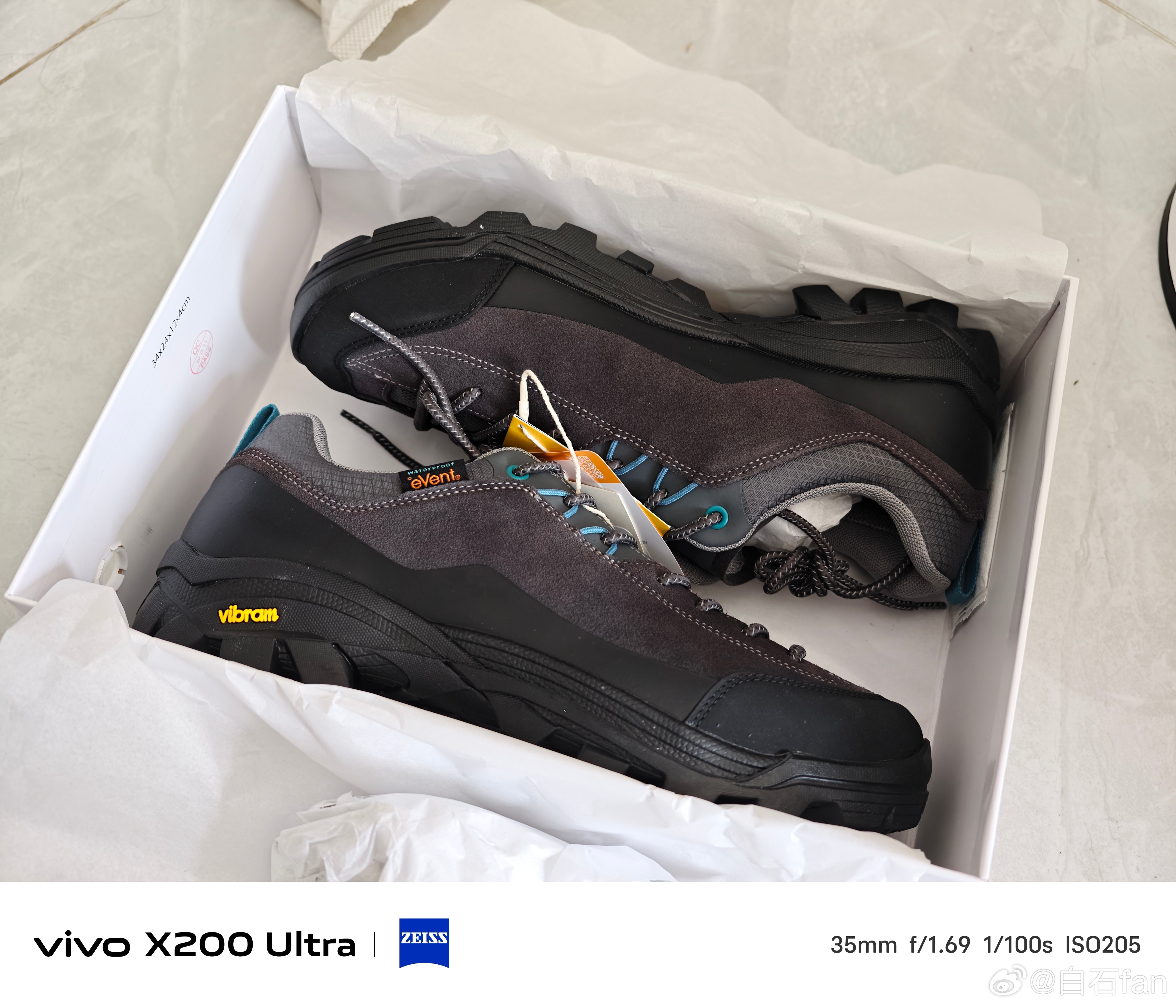 蔚来这帮KOC也是真不称职。整天就知道说 换电只有零次和无数次拜托，明明Nio 