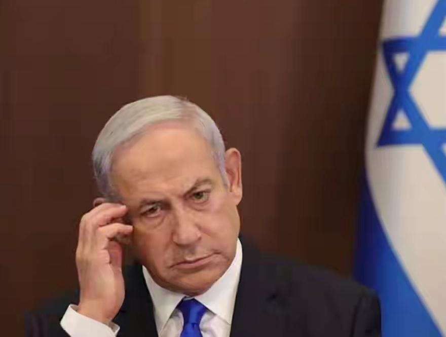 内塔尼亚胡害怕了，他害怕美国突然抛下以色列，毕竟以色列可是在中东啊！美国可以拍拍