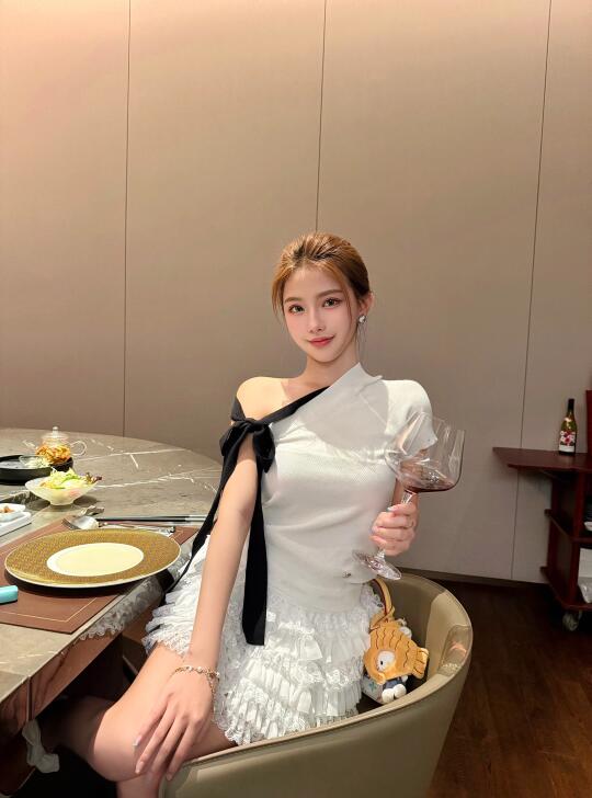 一个特别快乐的小女孩☺️